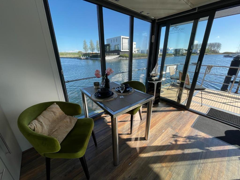 Готель Houseboat Камперланд Екстер'єр фото